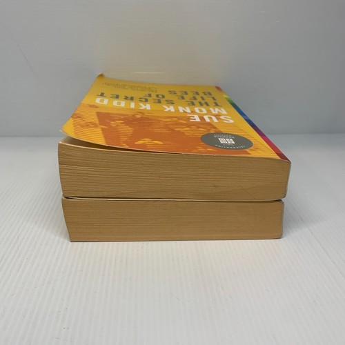 2x Sue Monk Kidd Paperback Books Bundle Lot Historical, Classics, Young Adult - Picture 6 of 6