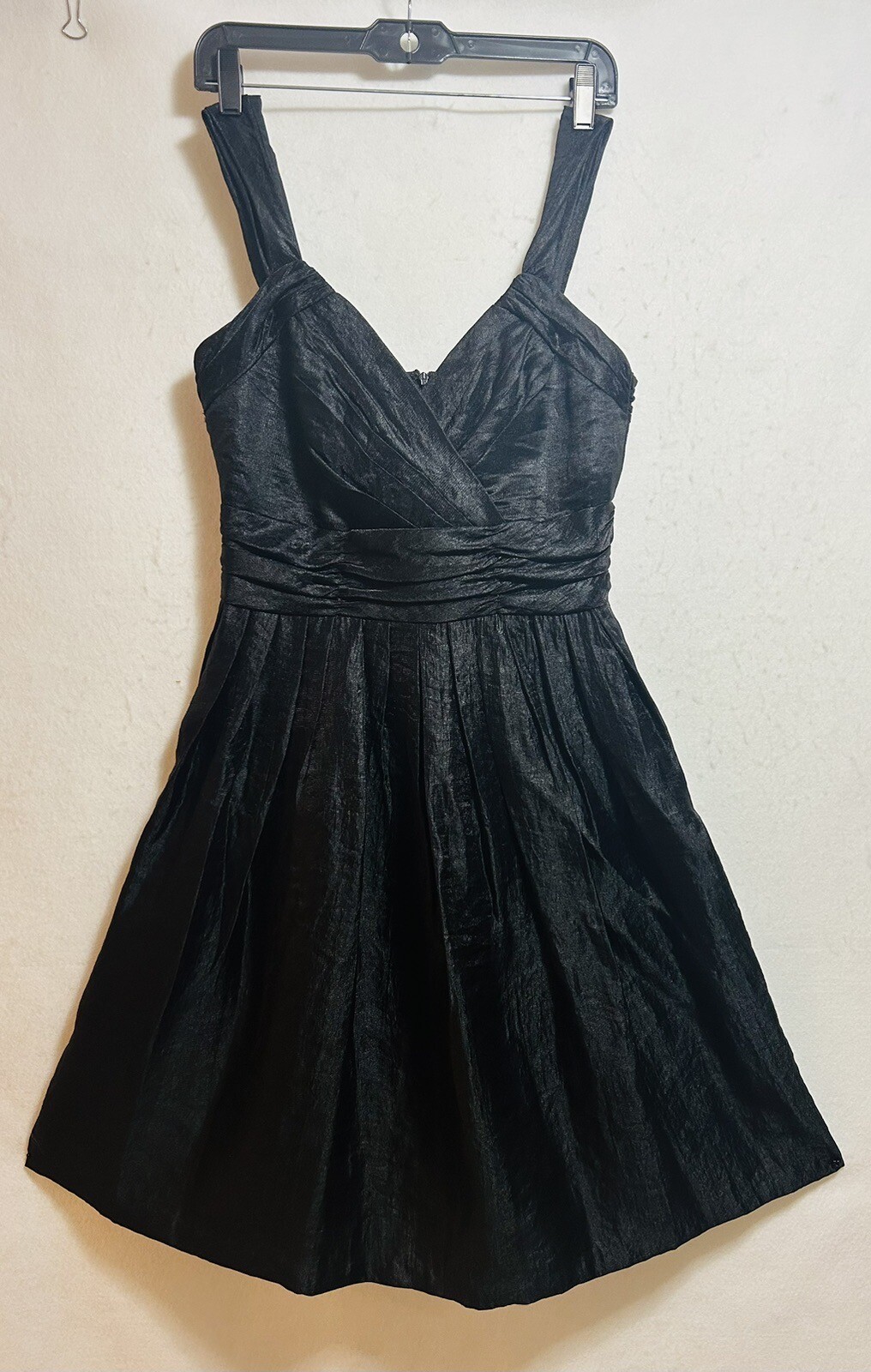 Alfani Sleeveless Cocktail Dress Black Size 6 V-Neck Lined Rear Zip SUPER CLEAN!-image