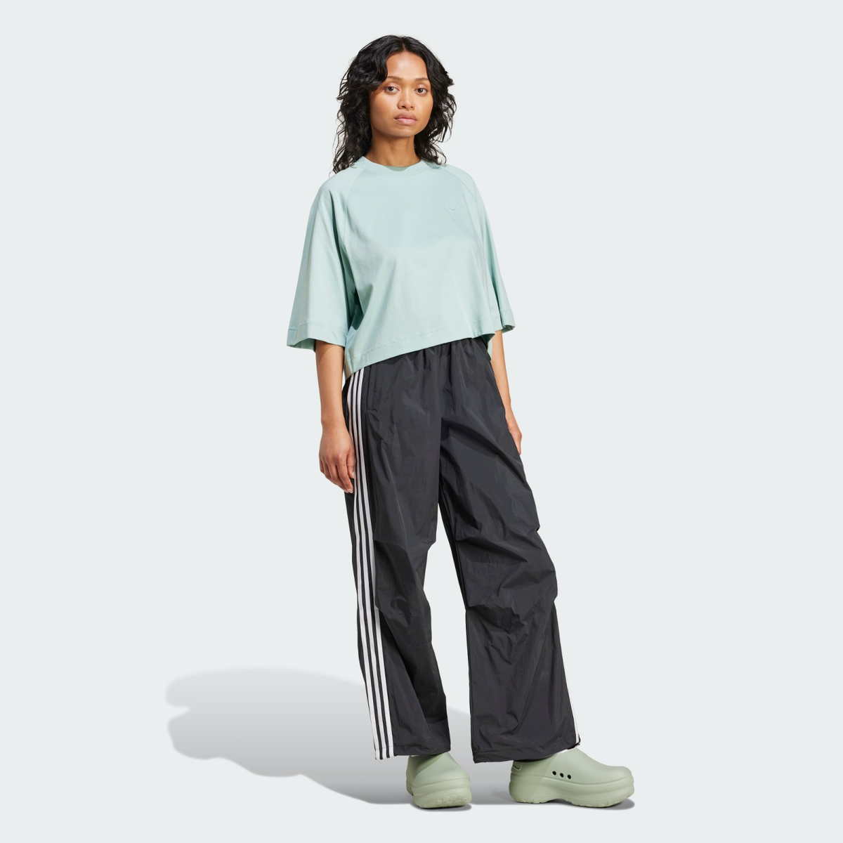 adidas WMNS 3-Stripes Woven Parachute Pant Black IY7251