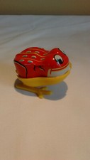 FOR COLLECTORS: Vintage, red  yellow tin jumping frog wind up toy made in Japan