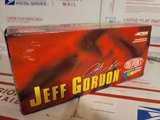 2000 JEFF GORDON 24 Dupont Charlotte 1:24 diecast BANK limited edition SEALED 