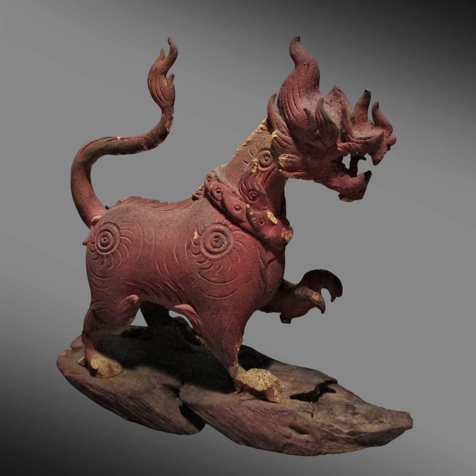 Antiguo león de madera tallado a mano Guardian Singha de Sukhothai de Tailandia Foto 4 de 4