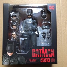 MAFEX No.188 THE BATMAN Figure 160mm Movie Version with Weapons New