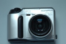 Olympus CAMEDIA C-700 Ultra Zoom 2.1MP Digital Camera - Black & Metallic silver