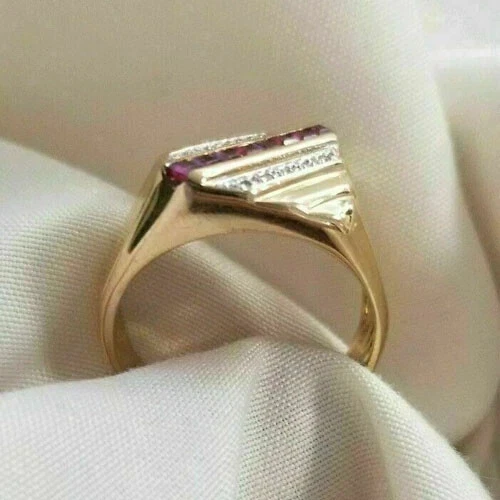 Anel masculino de diamante rubi corte princesa criado em laboratório folheado a ouro amarelo 14k prata - Imagem 3 de 4