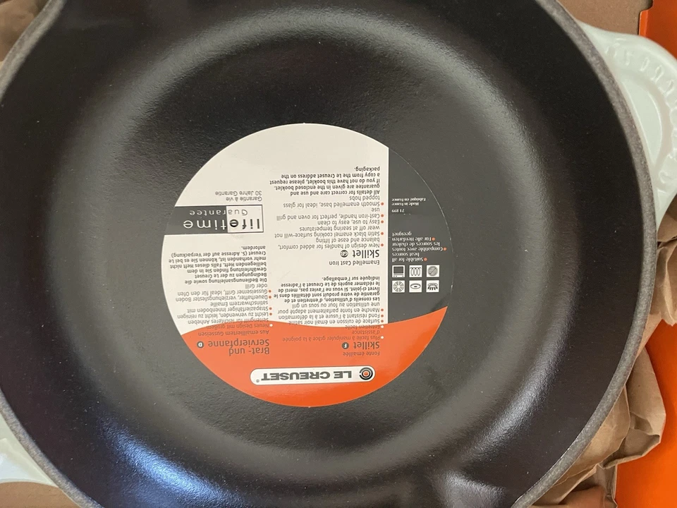 Le Creuset 9” #23 Sea Salt Cast Iron Enamel Skillet Frying Pan Made in France - Image 4 of 4