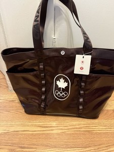 lululemon side cinch bag black Athletica Lululemon Side-Cinch Shopper 18L (Black) : Clothing, Shoes & Jewelry Lululemon side-cinch shopper bag -