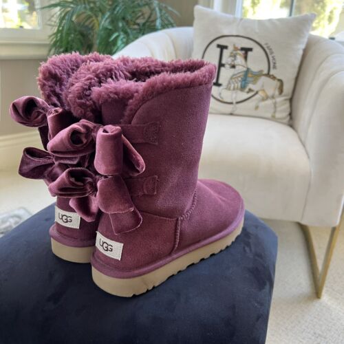 UGG Bailey Bow Crushed Velvet Suede Boots Women's Size 6 Wine Grape - Picture 4 of 8