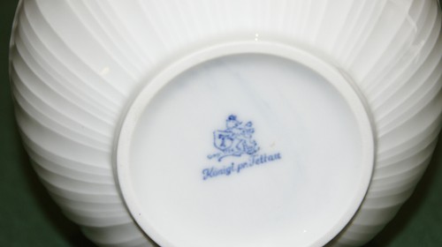 Königlich pr. Tettau - Kugelvase - weiß glänzend - Royal Tettau Bavaria - Bild 4 von 4