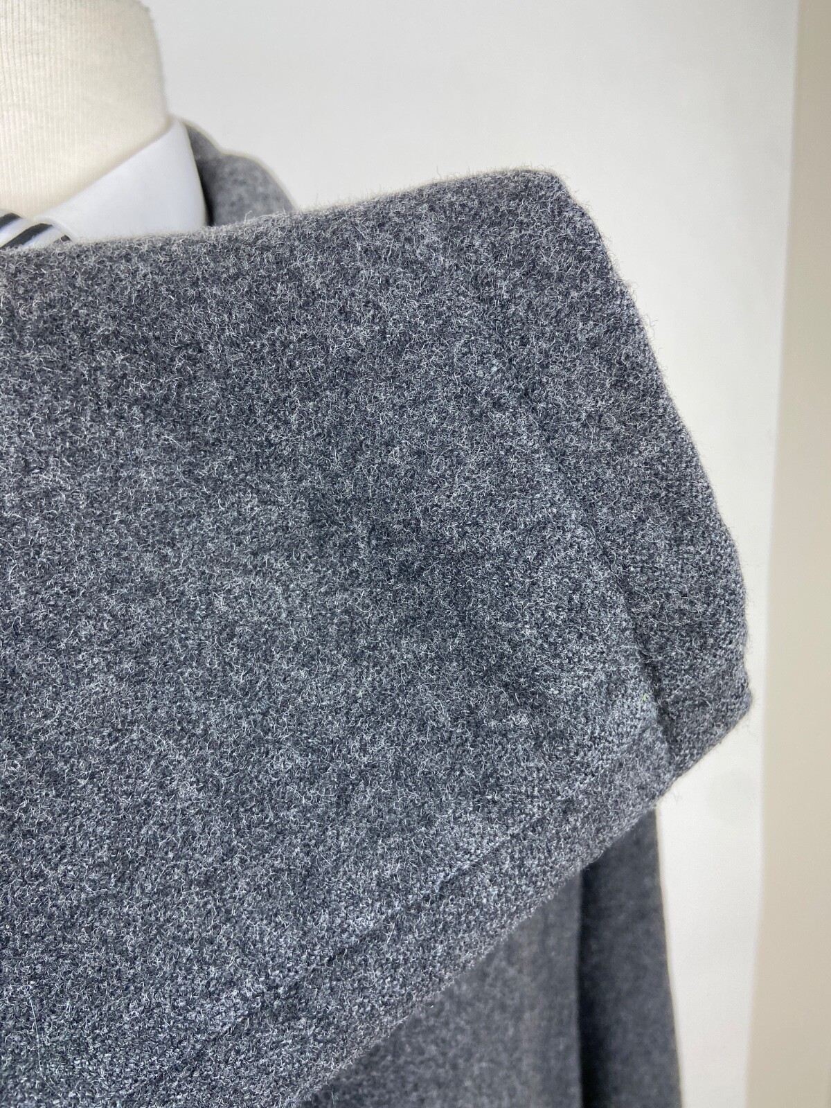 J CREW Mens Large Solid Gray Soft Wool Nylon Over… - image 4