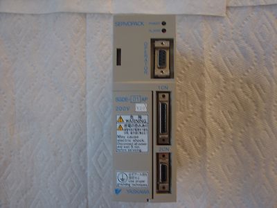 Yaskawa SGDE-01APY20 ServoPack 