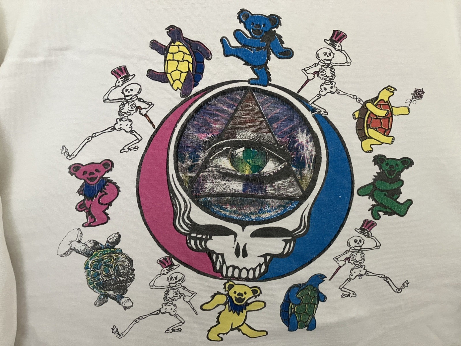 Vintage 1994 Grateful Dead t-shirt long sleeve, rare, it's got it ALL goin' on!