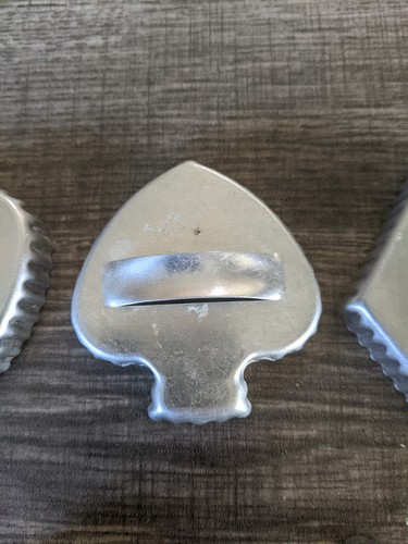 VINTAGE ALUMINUM COOKIE CUTTERS HEART, DIAMOND, CLUB, SPADE PLUS 3 FREE USA SHIP - Picture 5 of 8