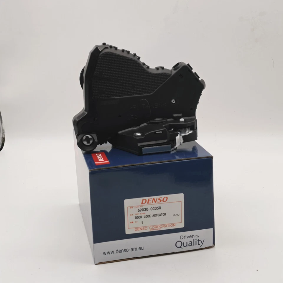NEW DENSO 69030-0C050 Toyota Power Door Lock Actuators Door Latch Front Right Foto 2 de 4