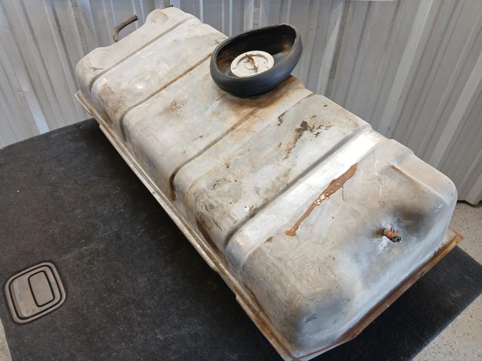 70-74 CORVETTE C3 FUEL TANK ASSEMBLY Foto 3 de 4