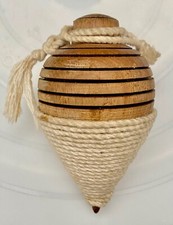 VTG WOODEN RINGED SPINNING TOP KIDS OLD CLASSIC TOY, COTTON ROPE, WORKS, c1960 g
