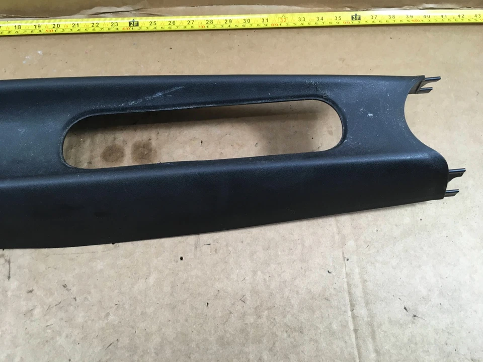 Передняя центральная консоль Mini Cooper 2008–2014 годов выпуска с черным подстаканником 2752927 от оригинального производителя. - Изображение 3 из 4