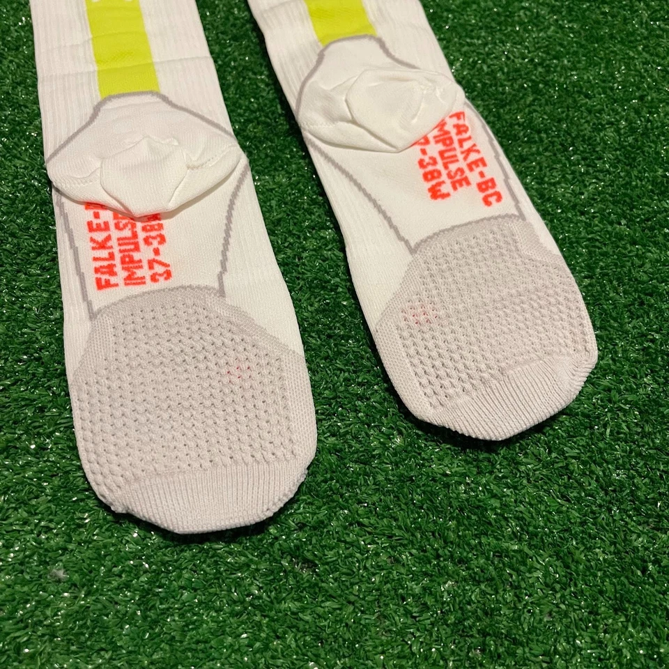 The Falke Bike BC Impulse Biking Cycling Ergonomic White Socks size 6.5-7.5 NEW - Image 3 of 4