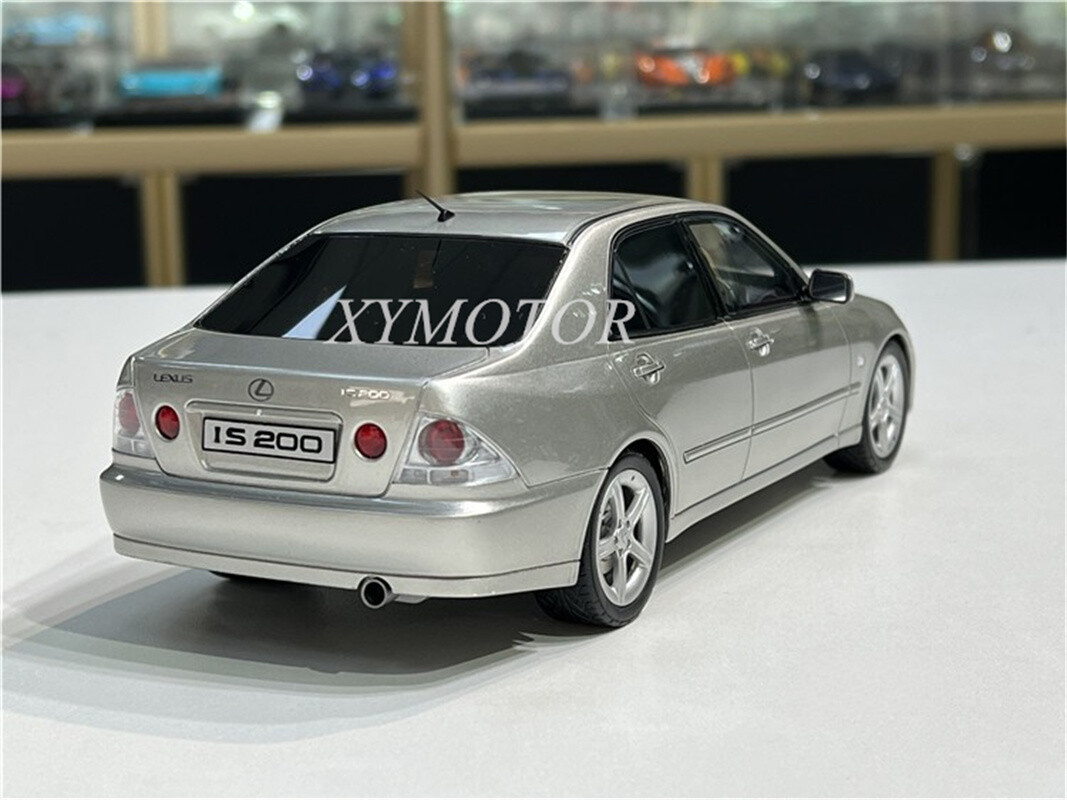 1/18 オートアート レクサス IS300 アルテッザ RS200 SXE10 1/18 オートアート レクサス IS300 アルテッザ RS200 SXE10 1/18