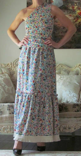 Moschino Regular Size XS Suits & Suit Separates for Women