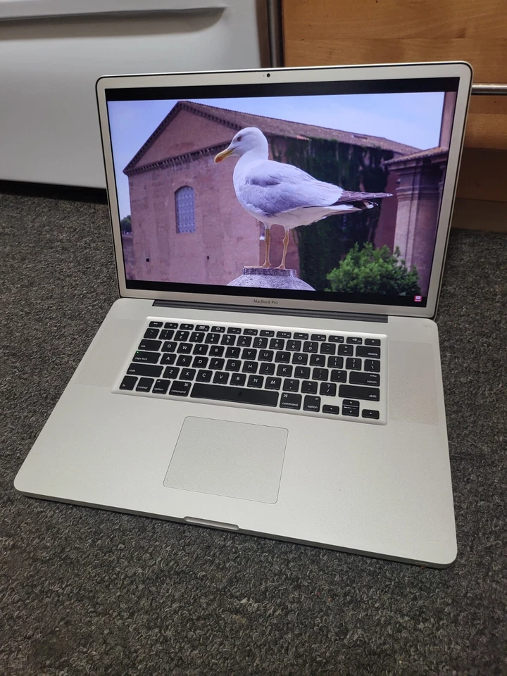 UPGRADED APPLE MacBook Pro 17'' QUAD-Core i7 3.4GHz 16GB RAM 1TB SSD Warranty - Image 3 of 4