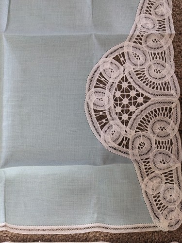 2 Vintage linen Lace Madeira Tapework Guest hand Towels Blue &White - Picture 2 of 5