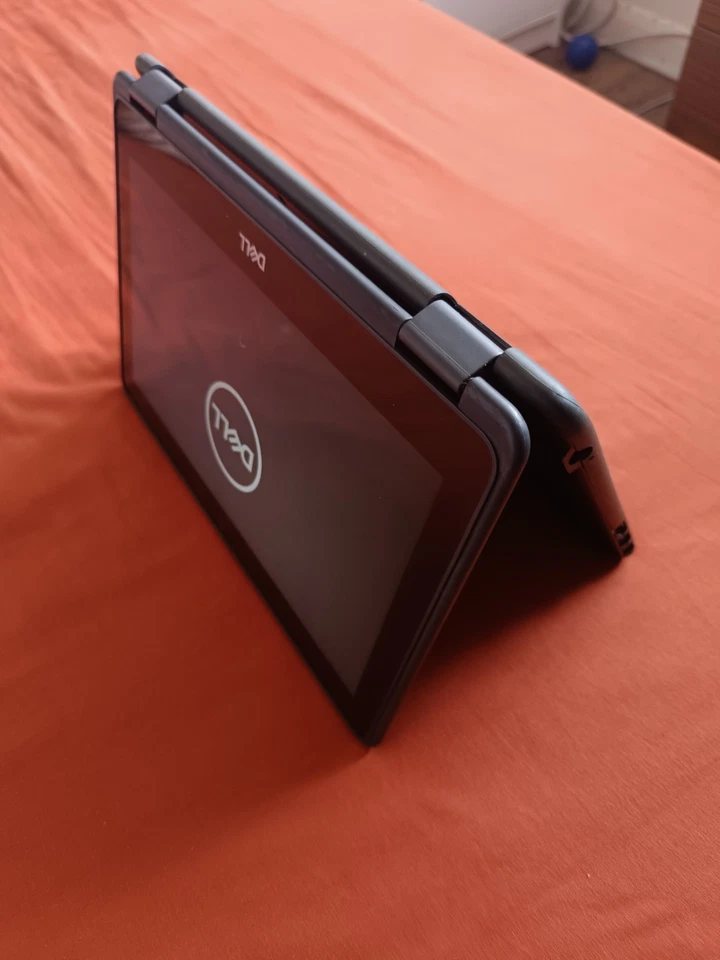 Dell latitude 3190 2 in 1 laptop cum touch tablet - Image 3 of 4