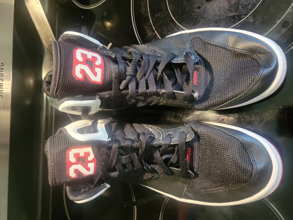 Tenis de baloncesto Jordan Flight 23 para hombre talla 12 Foto 2 de 4