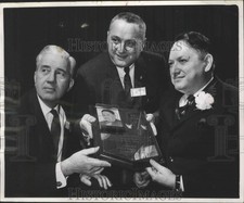1980 Press Photo Mike Reilly honored,Milwaukee Jewish Center for youth services