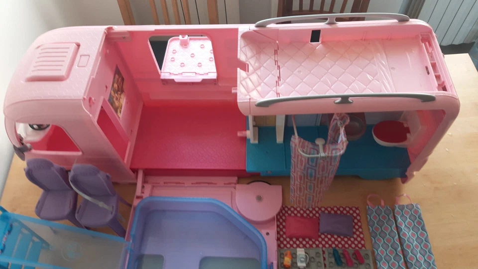 BARBIE CAMPER DEI SOGNI GIOCATO CON TANTI ACCESSORI ANCHE EXTRA - Immagine 3 di 4