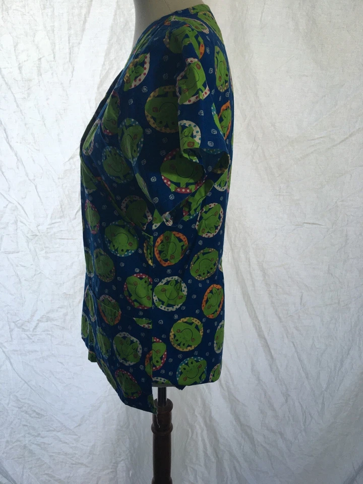 Bonita Scrubs Womens Scrub Top Size Small Frog Patterns - Image 4 of 4