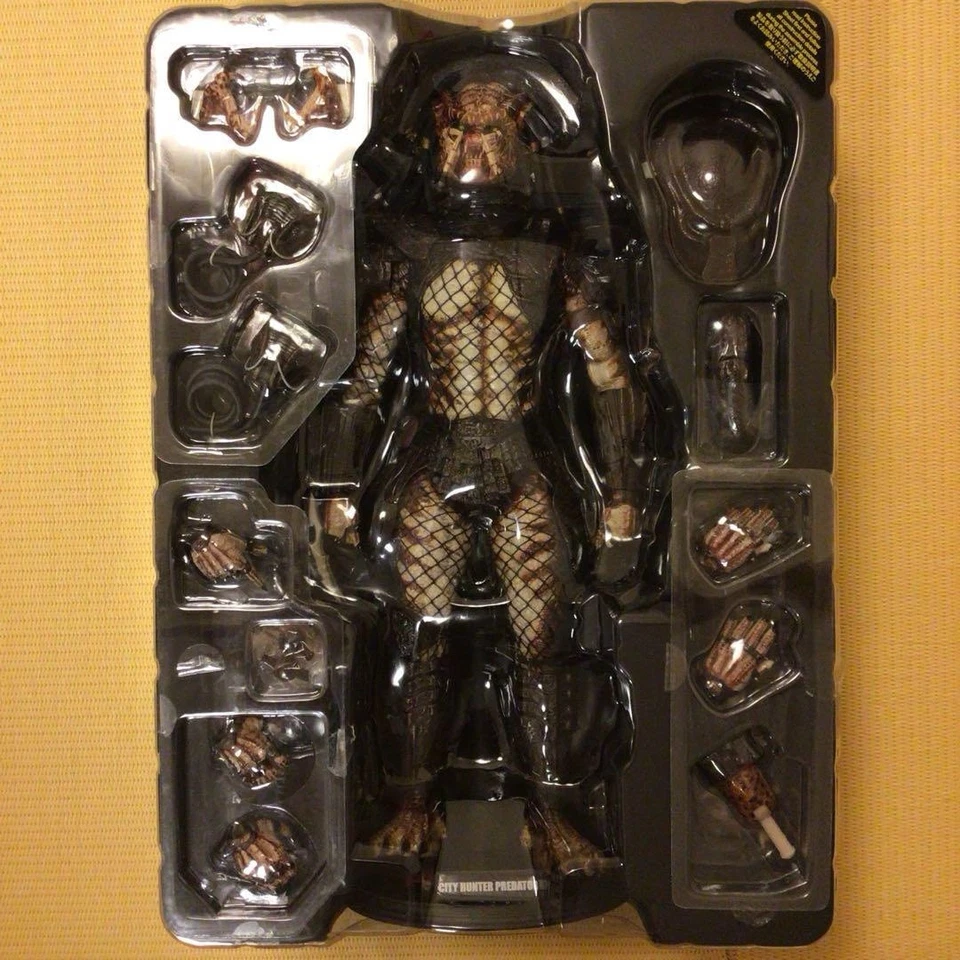 Hot Toys Predator 2 City Hunter Movie Masterpiece MMS173 - Image 2 of 4