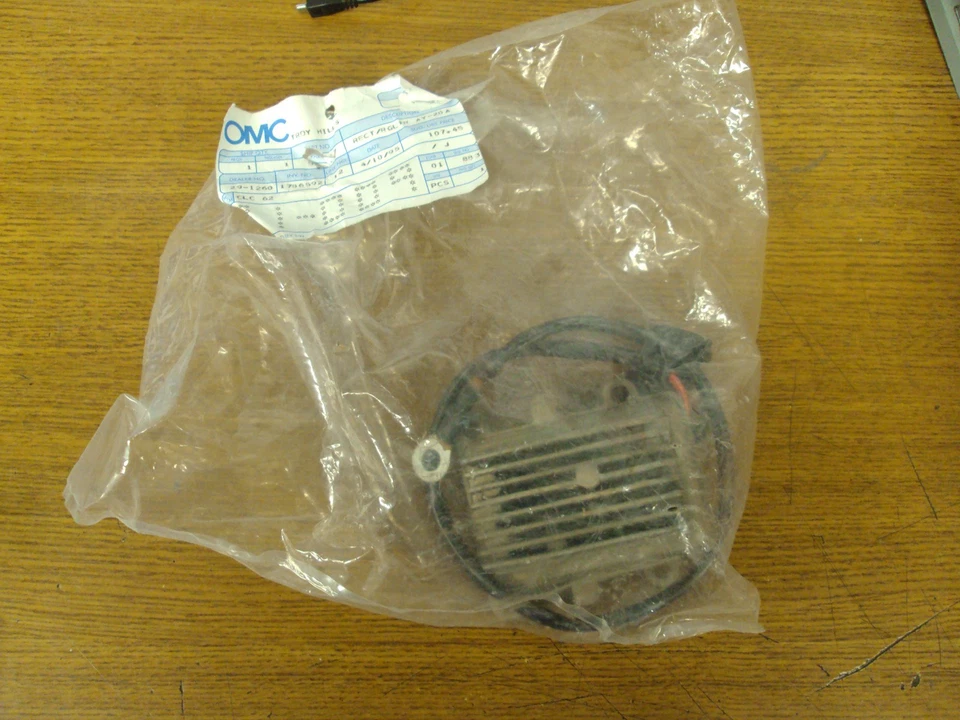 New OMC P/N 58487 Johnson Evinrude Rectifier/Regulator B304 - Image 3 of 4