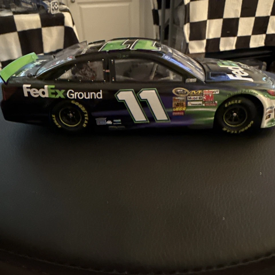 2013 Denny Hamlin #11 FedEx Ground 1/24 Lionel Nascar Diecast 50/775 - Image 2 of 4