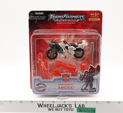 Arcee Transformers Universe 2005 Hasbro Action Figure NEW SEALED