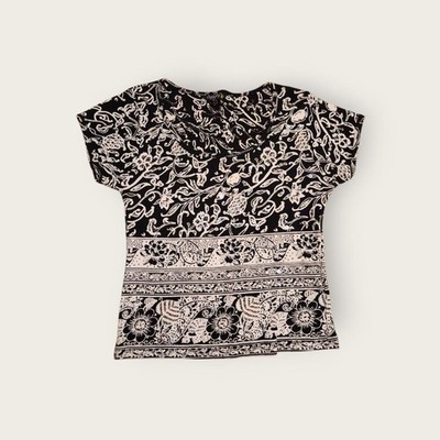 Vintage Y2k early 2000s Chaudry black and white boho graphic ribbed baby tee