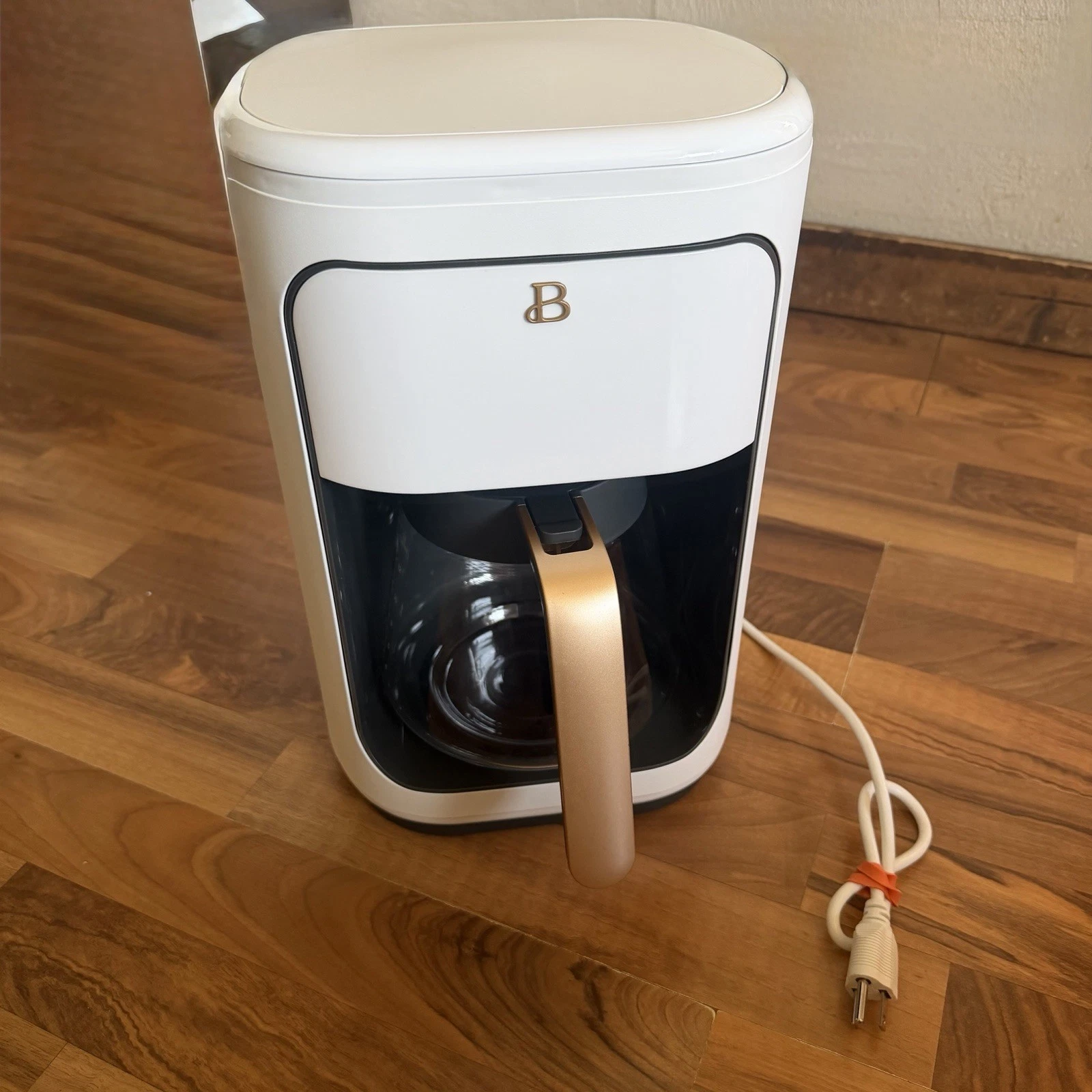 Beautiful 19027 14-Cup Programmable Coffee Maker - White Icing Tested EUC