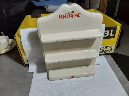 WADE - RED ROSE DISPLAY SHELF