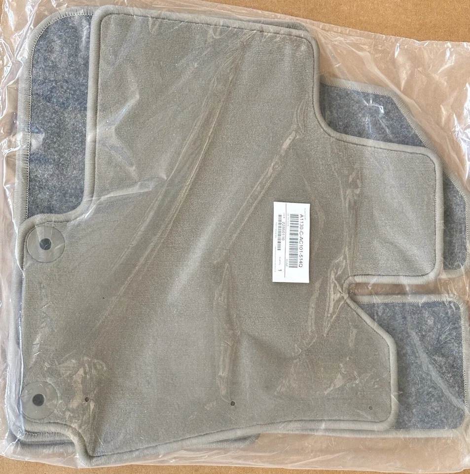 Alfombrillas alfombrillas delanteras y traseras originales GM para Cadillac SRX 2012-2016 en Dune Foto 3 de 4