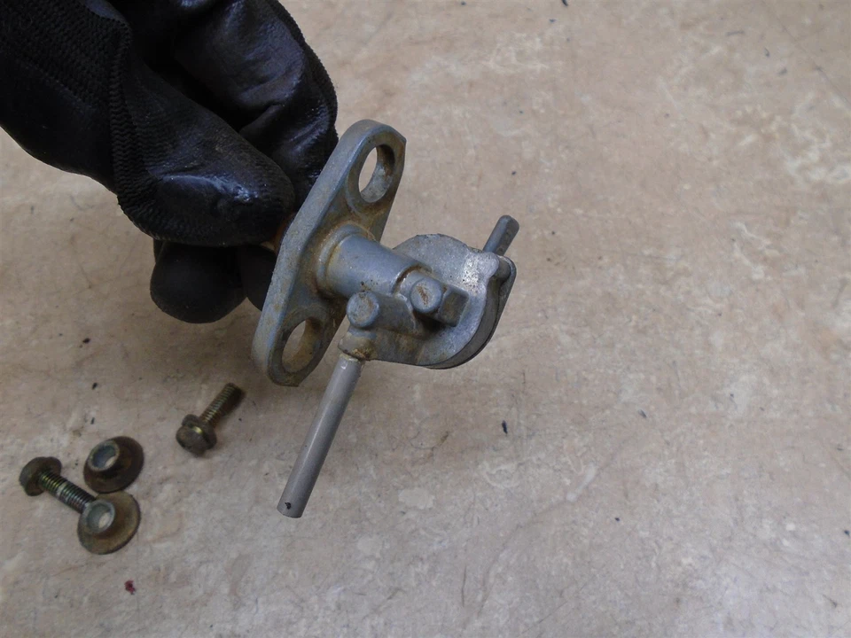 Honda 200 XR XR200R XR200-R Used Gas Fuel Tank Petcock 1983 HB215 - Изображение 3 из 3