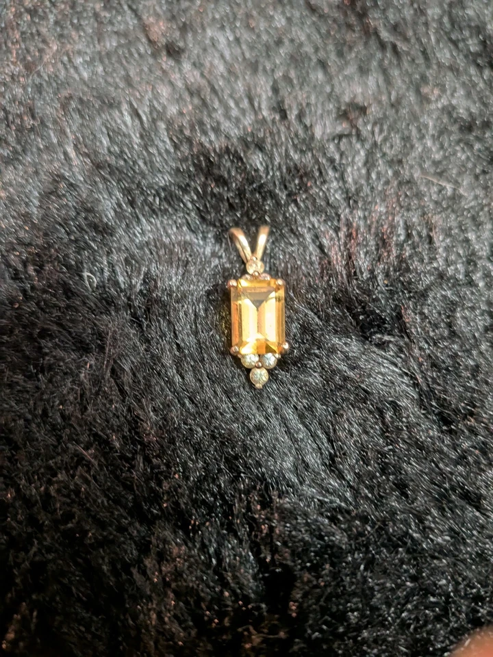 Citrino amarillo con 6 pequeños citrinos ligeros 14KT Foto 2 de 4