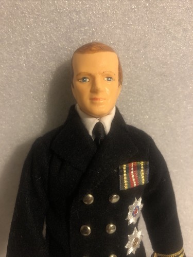 Disfraz Peggy Nisbet Muñeca de SAR el Príncipe Felipe Duque de Edimburgo Hecho en Inglaterra - Imagen 2 de 15