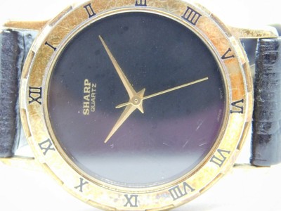VTG Sharp Quartz Watch Gold Tone Black Dial Leather Band Unisex Japan Mvt 273811 Vintage Sharp Black and Gold Unisex Watch Quartz Japanese  main image 3