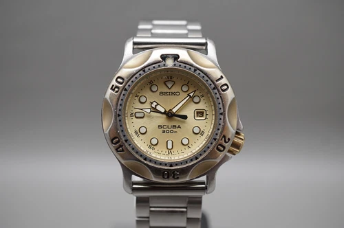 Vintage 1988 Seiko 3E25-0A10 Gold Tone Scuba 200M Quartz Mini Diver Watch