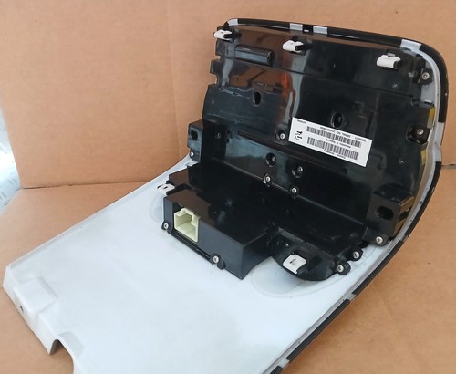 2010 - 2015 OEM Chevrolet Camaro Radio Audio FM AM Climate Control Assembly - Picture 6 of 9