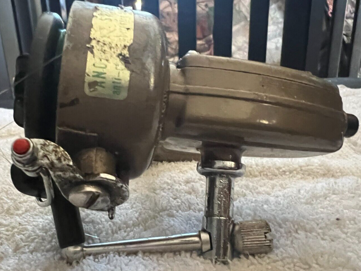 Vtg. Japan Daiwa 7250 HRLA Spinning High Speed Fishing Reel