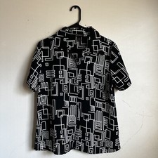Retro 90s Buttondown Shirt With Abstract Design Men  s M
