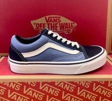 Vans WOMEN's Old Skool in Navy