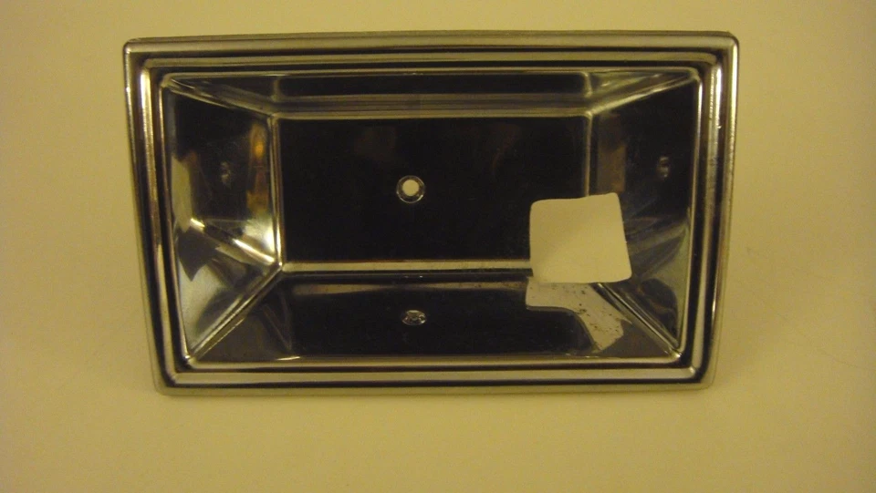 77-85 Oldsmobile Delta 88/98 moldura interna direita cromada maçaneta 20007208 - Imagem 3 de 4