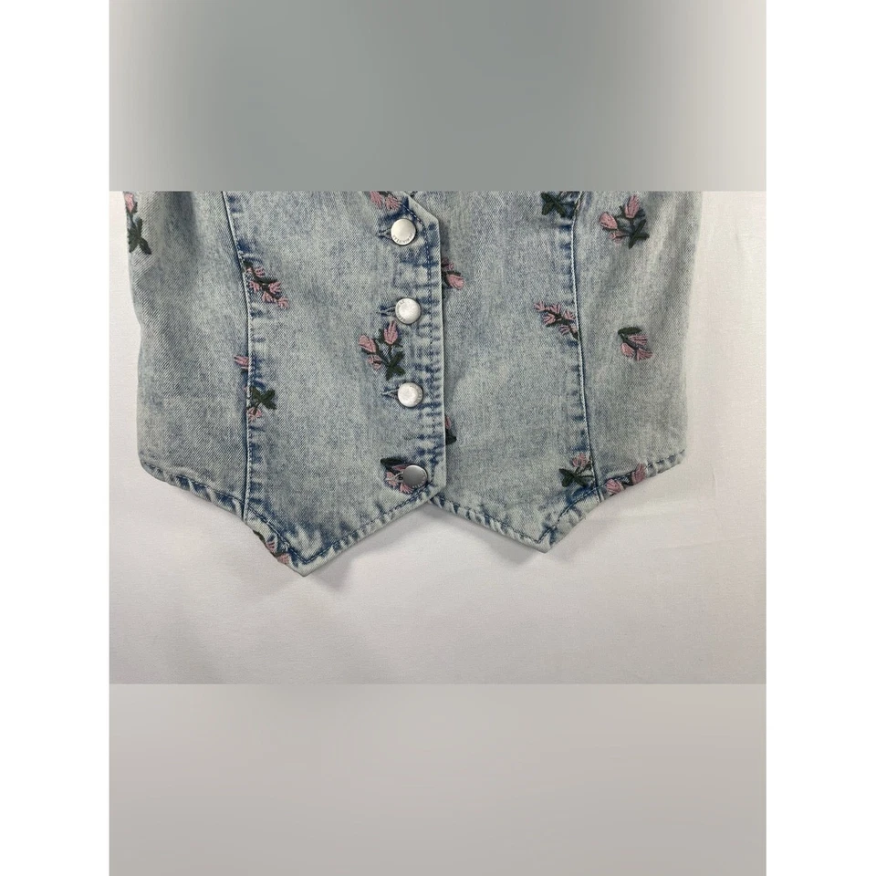 Stoosh Vintage Light Wash Denim Vest Pink Floral Embroidered Snap Front Size 26 - Image 4 of 4